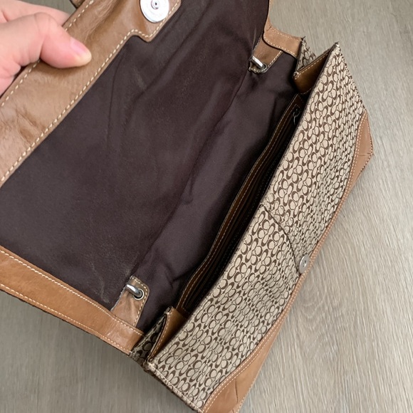 2000’s Vintage Coach Belted Logo Purse - Picture 7 of 8